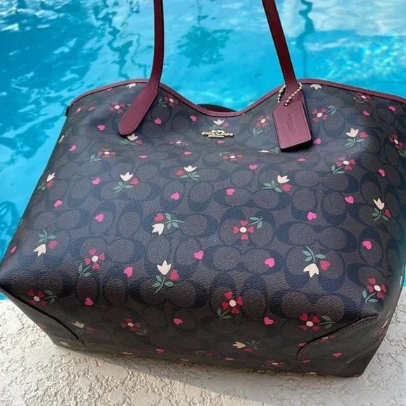 Coach City Tote In Signature Canvas With Heart Petal Print Brown Multi - Picture 5 of 16